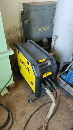 Maquina de Solda ESAB EM300I Rustler