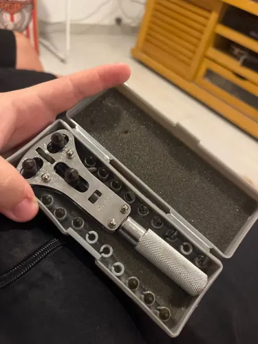 KIT MANUTENÇÃO de relogio com estojo