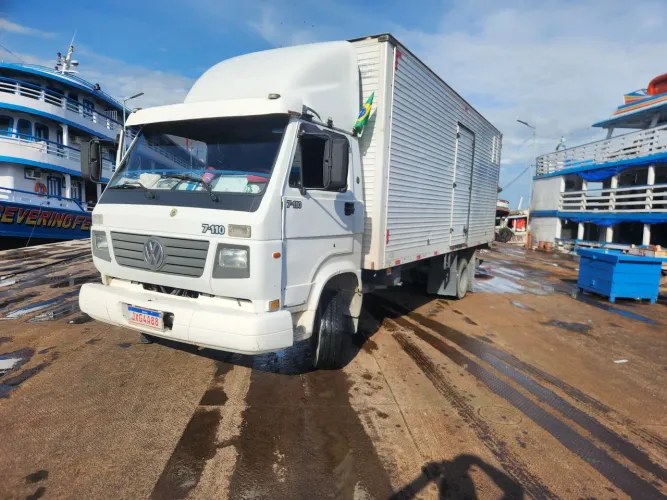 Caminhão muito bom, motor seri 10