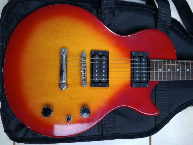 Guitarra Epiphone/Gibson C/Bag Special Model