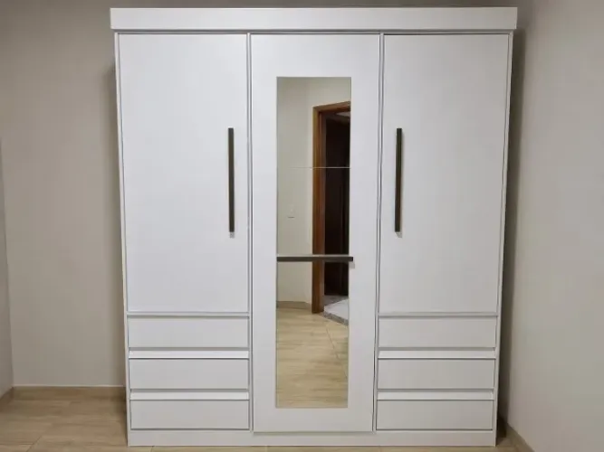 Guarda roupa casal 03 portas com 6 gavetas