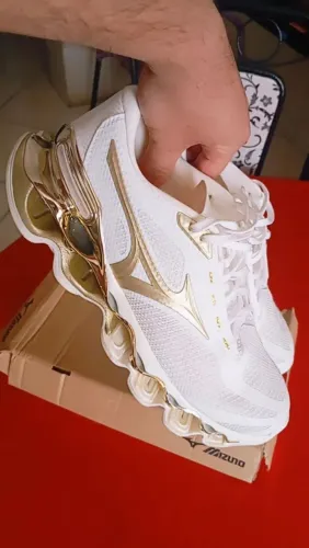 PRO 15 BRANCO E DOURADO A COR MAIS TOP TM 42 APENAS 500$ PRA HOJE. PASSO CARTÃO ?