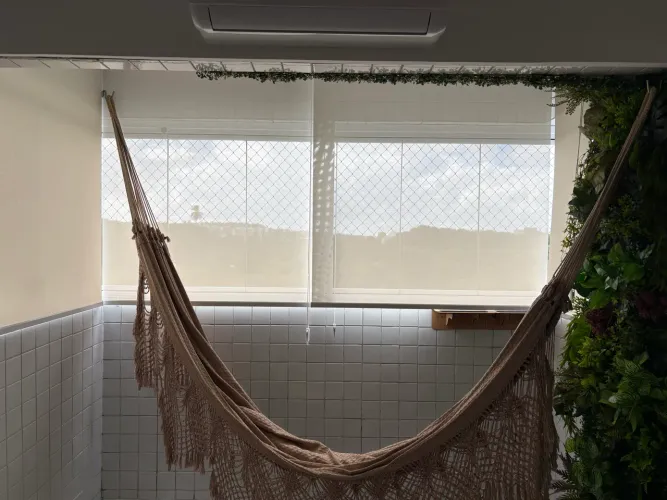 Vendo persianas de rolo tela solar 3% com 3 meses de uso. M: 1,28m de L X 1,70m A.