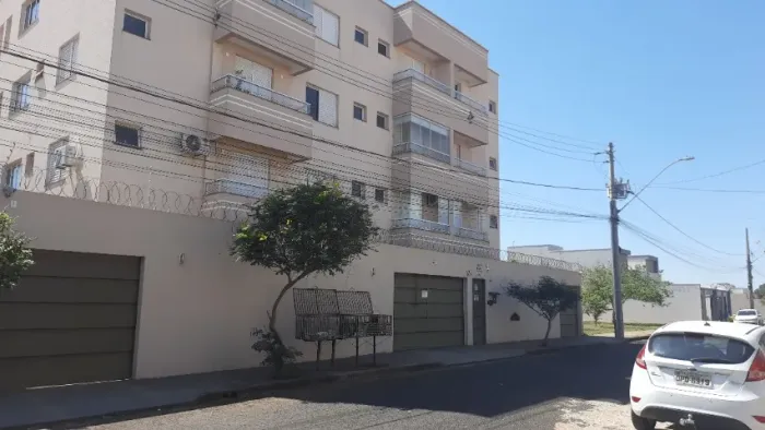 Apartamento no Novo Mundo Seminovo, Planejados e Ótimo Acabamento
