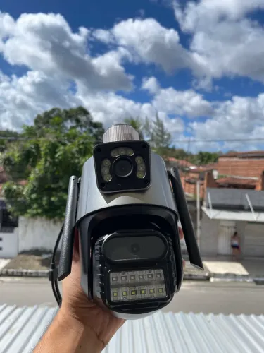 Câmera de Segurança Wi-Fi IP Dupla Lente 2x3MP 360° Externa À Prova D?Água Visão Noturna
