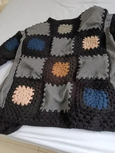Blusa confeccionada a manualmente linda e diferente lã com moletom
