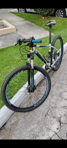 Bicicleta Sense Rock Evo Deore 20V