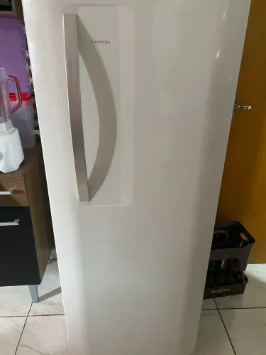 Vendo geladeira Eletrolux 