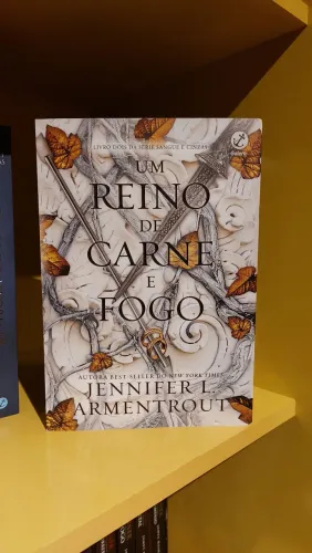 Livro Um Reino de Carne e Fogo