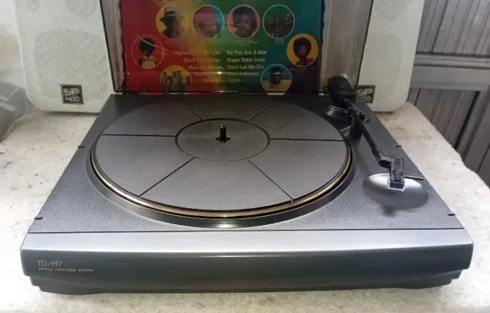 Toca Discos Td997 Pre Amplificado , Agulha Nova -funcionando
