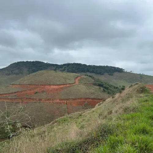 Vendo uma granja só o lote não tem nada em construção 