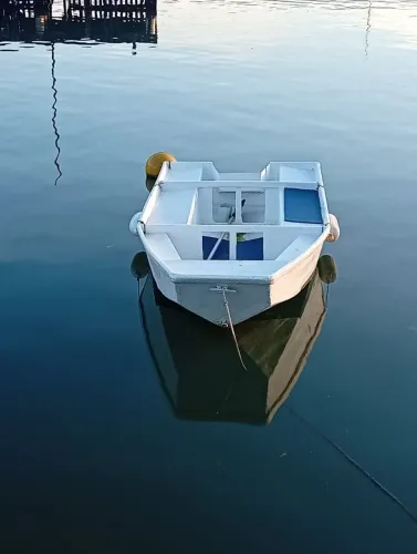 Vendo barco de madeira fibrado semi-novo 