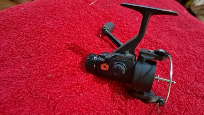 molinete daiwa GS 1350 tamanho 200 sem a bobina