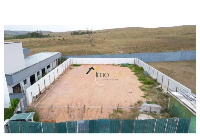 Terreno à venda no Condomínio Colinas do Paratehy Norte em São José dos Campos