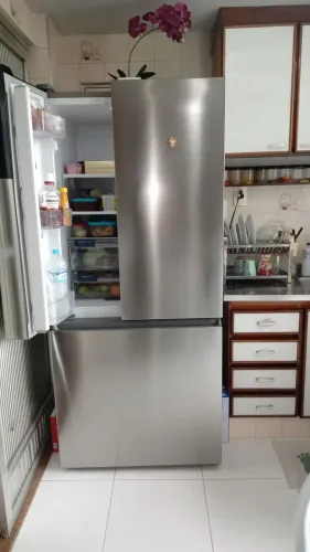 Vendo Porta de geladeira eletrolux IM8S
