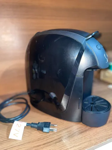 CAFETEIRA TRÊS CORAÇÕES LOV PRETA.