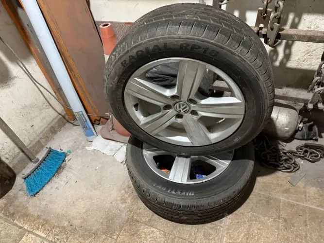 RODAS NOVAS ORIGINAIS COM PNEUS NOVOS FURACÃO 5X112