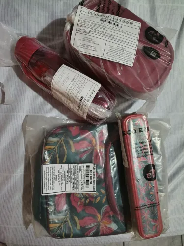 Kit lanche Novo lacrado 4 em 1: