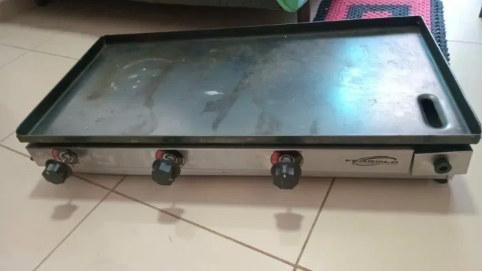 Chapa para hamburguer com gás cheio