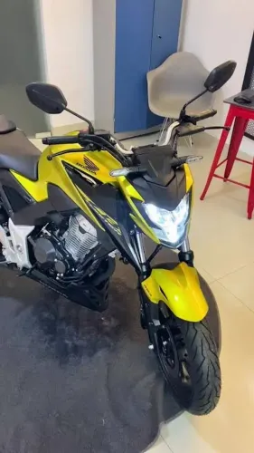 CB 300 TWITTER NOVÍSSIMA 