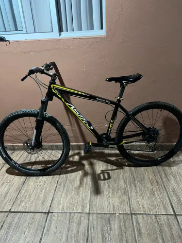 Bicicleta aro 26 Astro alumínio 