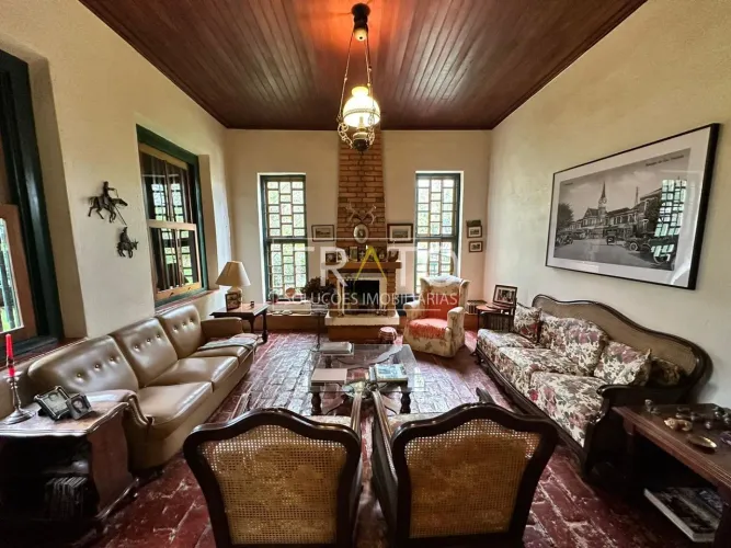 Casa à venda de 3 quartos no centro de Sousas