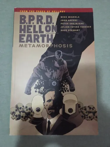 Livro B.P.R.D. Hell On Earth 12 em inglês