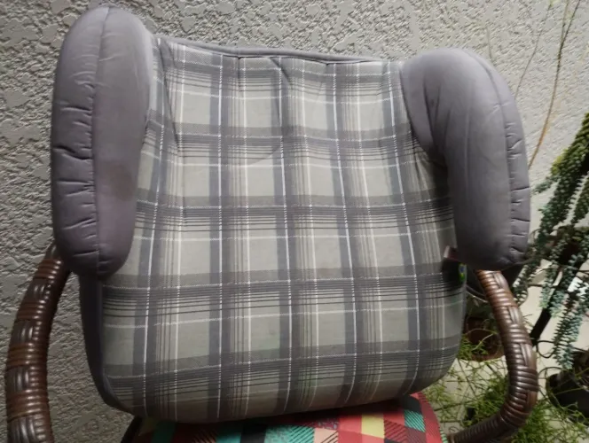 Assento elevado para crianças