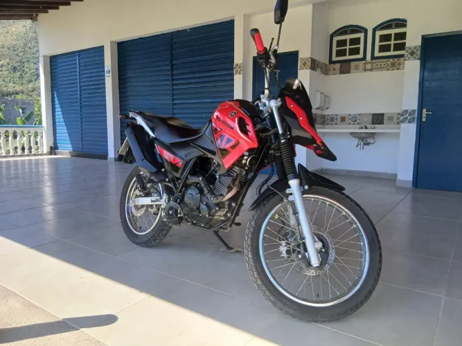 Vendo essa linda moto nova demais