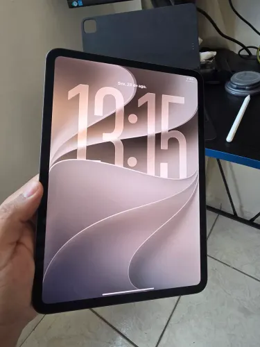 IPad Pro M5 11" 256gb wi-fi + Capa teclado + Apple Pencil + Brindes