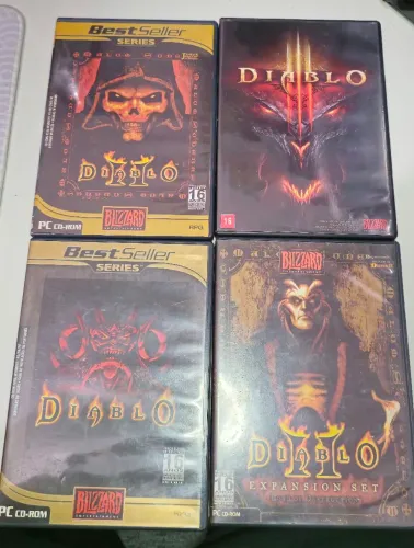 Vendo coleção original da série Diablo para pc
