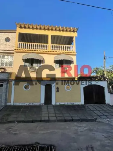 Casa de rua - Triplex / Residencial / Jardim Sulacap