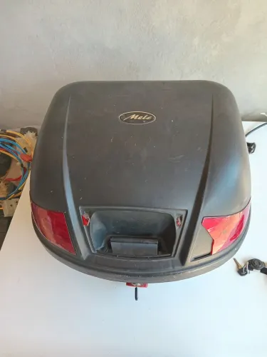 Bau bauleto moto 33L completo excelente!