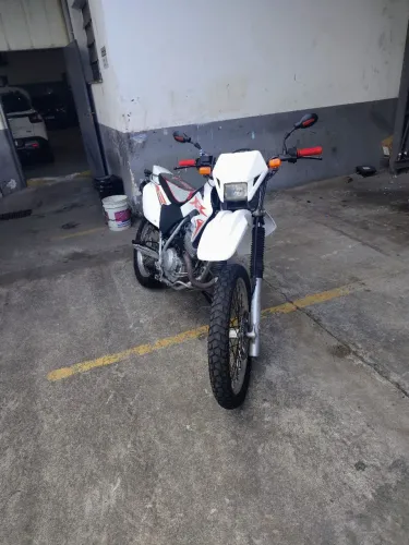 Vendo XR Tornado 250 2003 em bom estado.