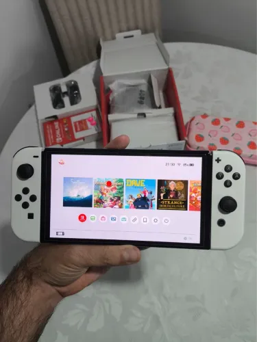 Vendo Nintendo Switch OLED branco Desbloqueado 256GB