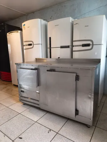Balcão refrigerado inox 2 porta gelando muito bem 220v medidas 1,43x0,90  entrega grátis 