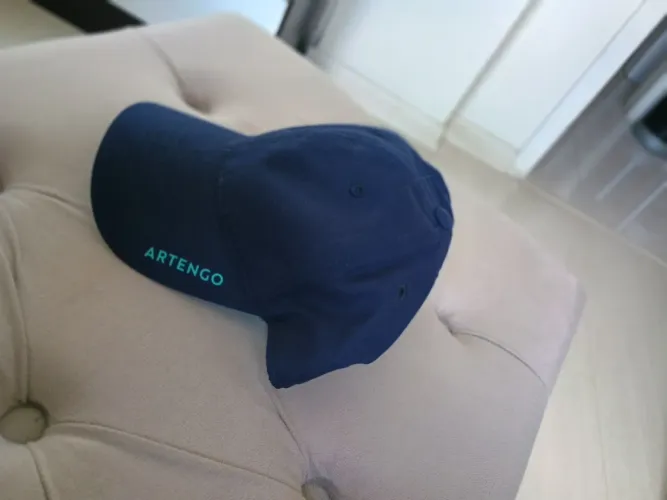 Boné marca Decathlon artengo novo e original 