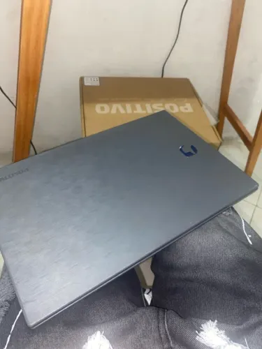 Notebook semi novo 3 messe de uso