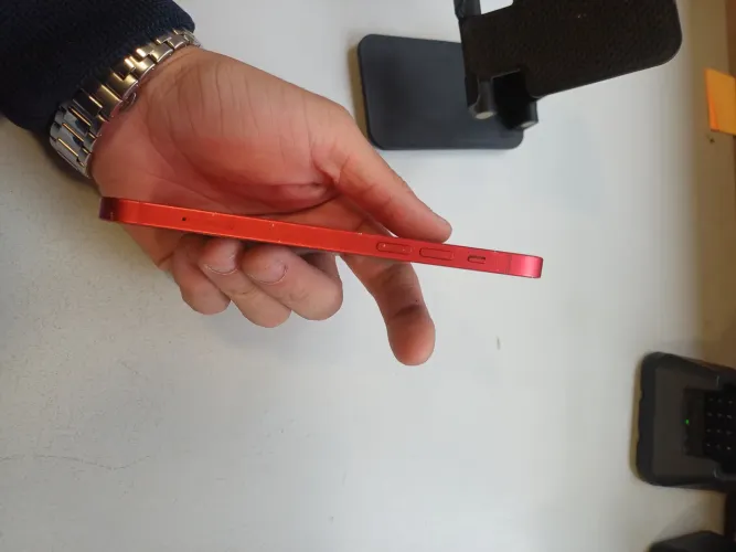 iPhone 12 Red