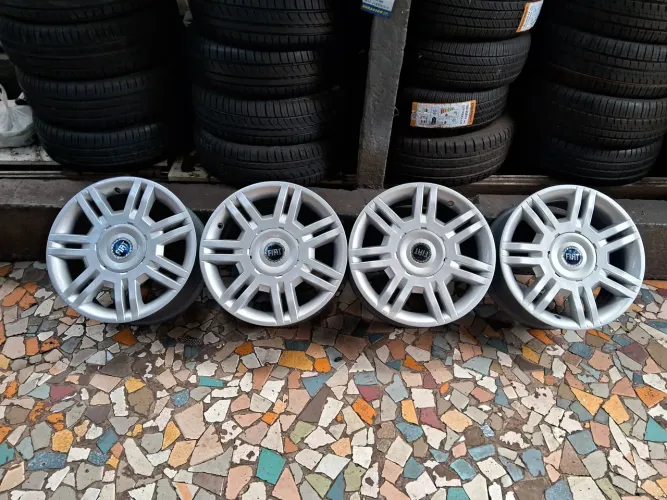 Jogo de rodas de liga leve aro 16/4 furos originais Fiat Stilo e outros 
