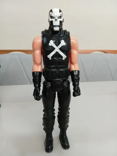 boneco de ação do vilão Ossos Cruzados (Crossbones) da Marvel - Hasbro