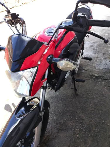 Vendo Titan 150 valor 10 mil reais moto muito boa