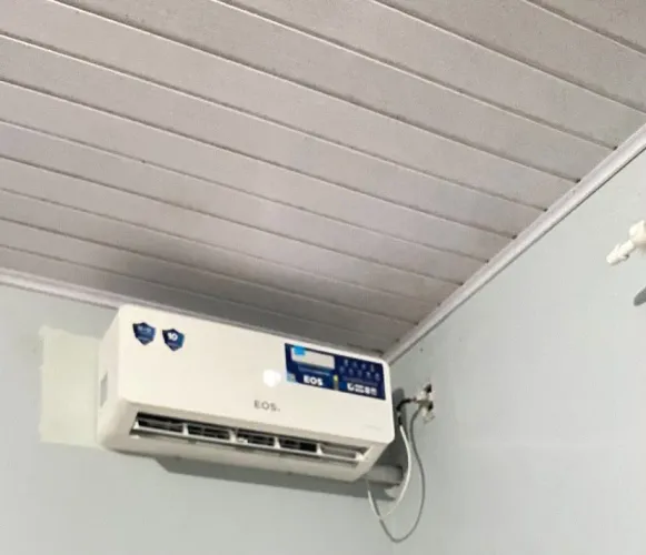 Ar condicionado em perfeito estado apenas 4 meses de uso