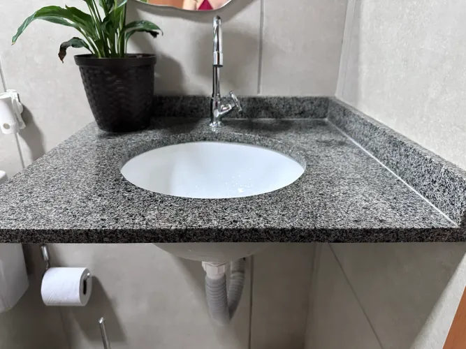 Lavatório de granito 55cm
