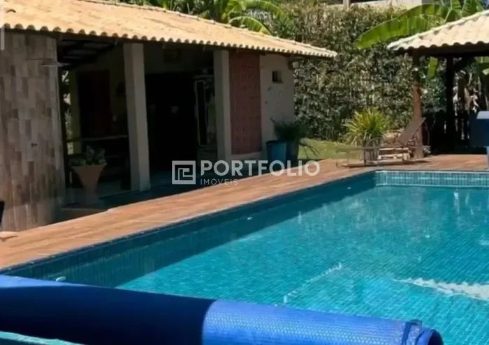 Sobrado à venda com 4 quartos/ 3 suítes no Condomínio Country Ville, Hidrolândia, GO
