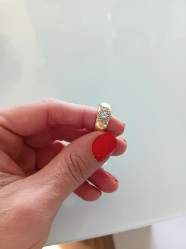 Anel ouro com brilhantes 