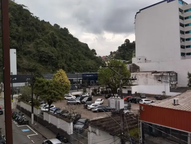 Imóvel para aluguel possui 200 metros quadrados em Centro - Santos - SP