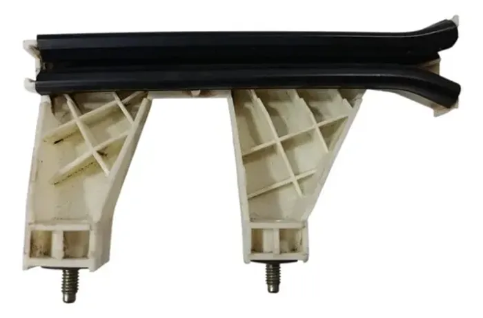 Guia Vidro Porta Traseira Dir Passat Variant 1998 99 2000 Preto