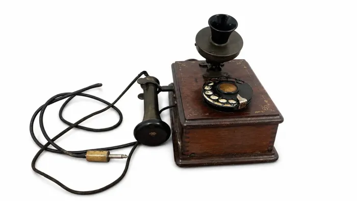 Telefone Antigo de Mesa em Madeira - Peça Decorativa e de Coleção
