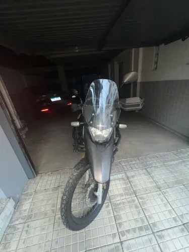 VENDE-SE HONDA XRE 300-2015